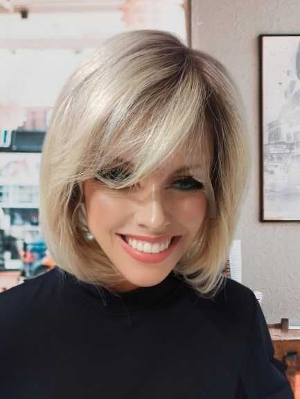 Peruka naturalna bob z grzywką  Lespedaza champan rooted Nessaja