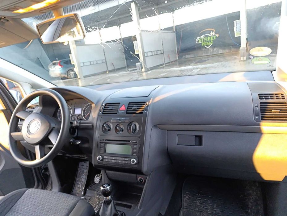 Продам фольксваген Туаран