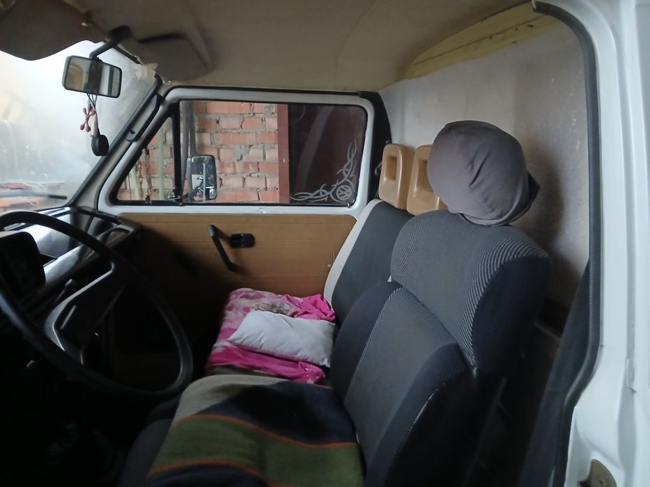 Бус VOLKSWAGEN TRANSPORTER 1.6 дизель в хорошому стані