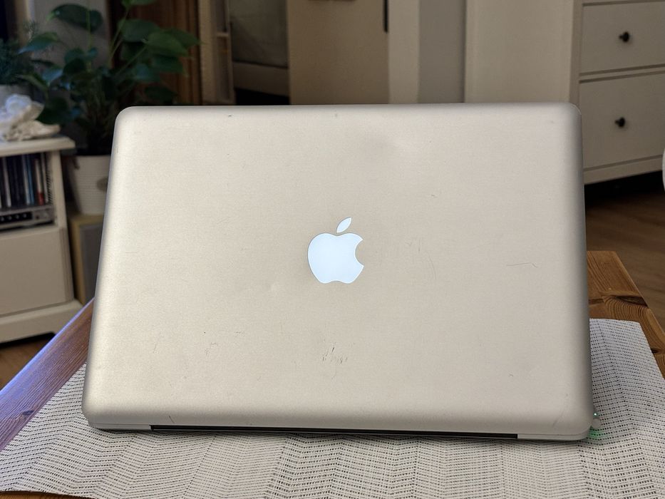 Macbook pro 13 unibody early 2011 i5 4gb 500hdd