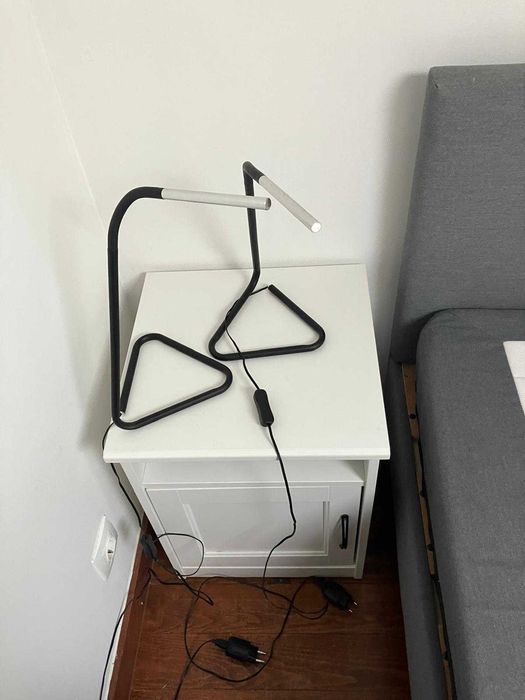 Candeeiro LED de Mesa Preto – Design Moderno – Luz Direcional