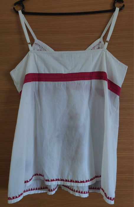 Top Branco Bordado Vermelho, M/L
