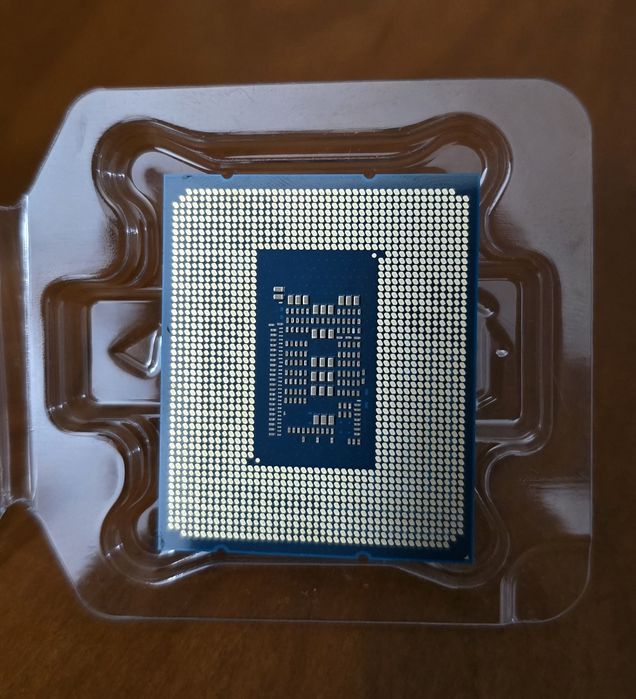Intel i3 12100F com cooler (socket LGA 1700)