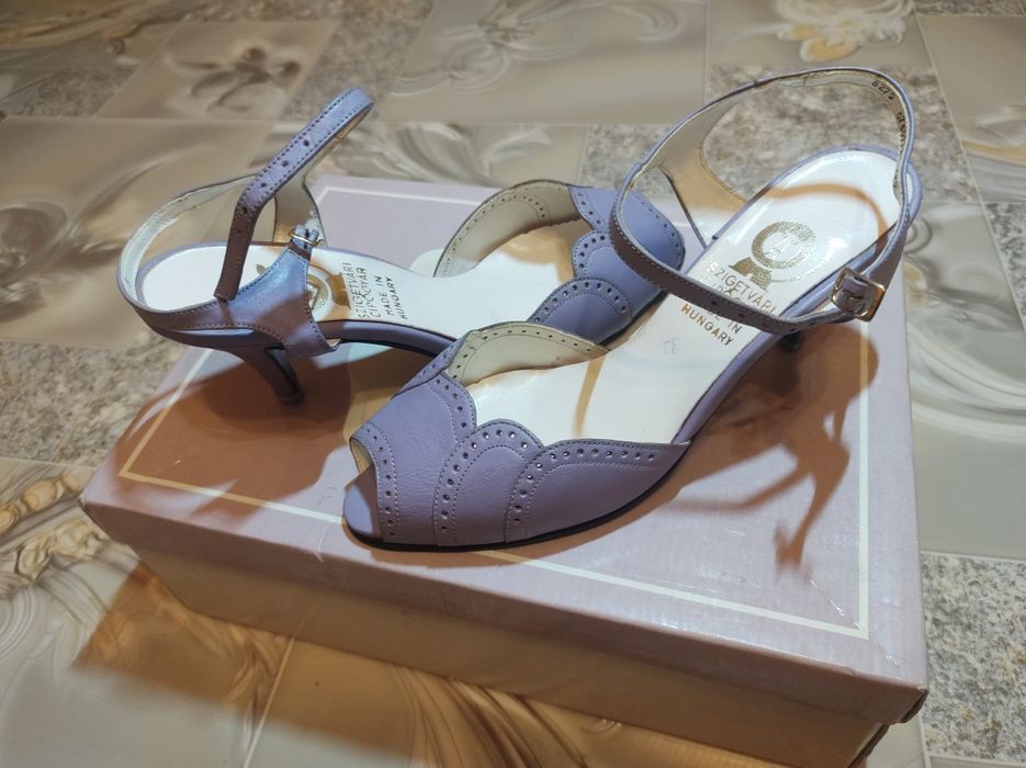 Босоножки женские