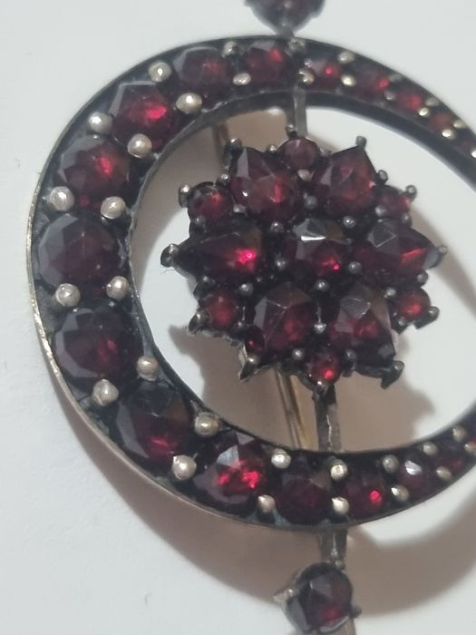 Poekna stara Broszka Vintage