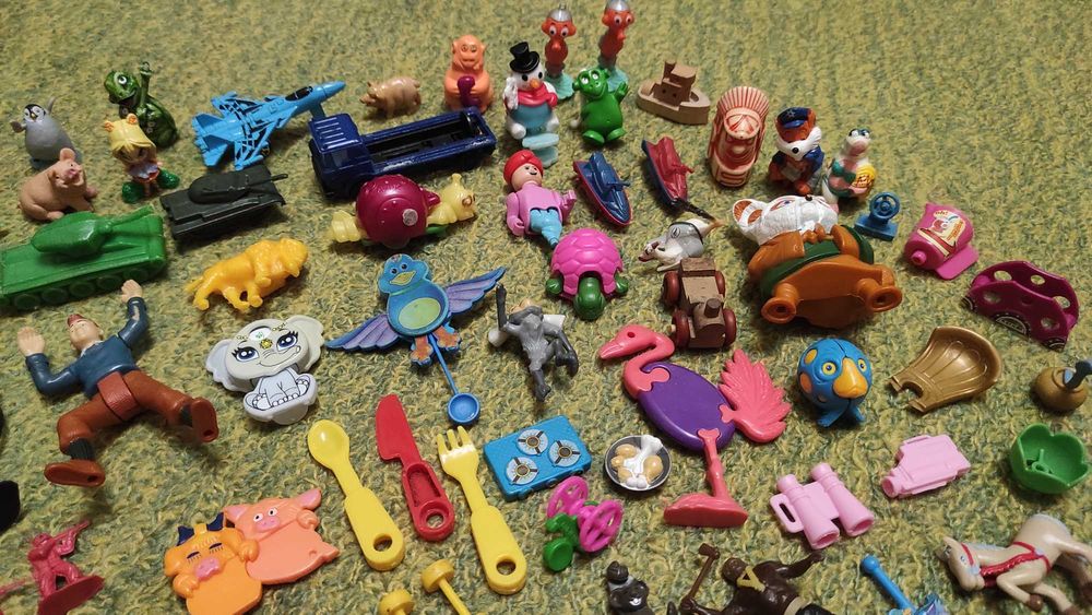 игрушки из киндеров