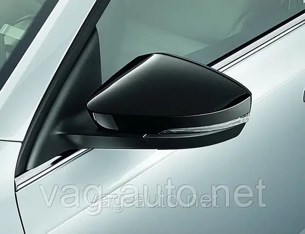 Накладка на водительское зеркало заднего вида! ВАГ Шкода Октавиа А7