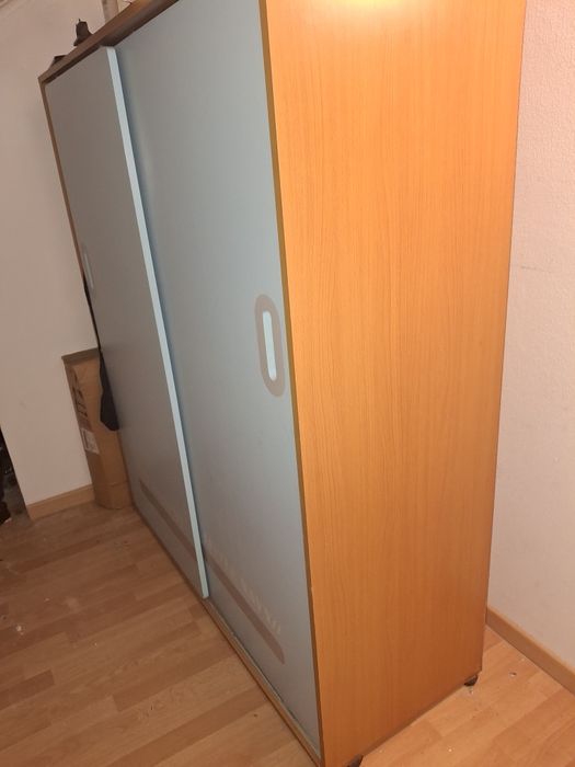 Guarda fatos (roupeiro) usado