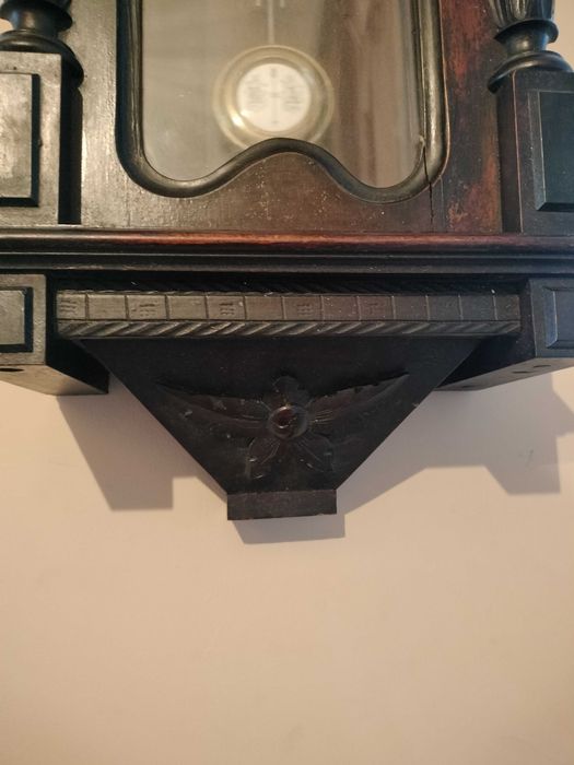 stary drewniany zegar wiszący