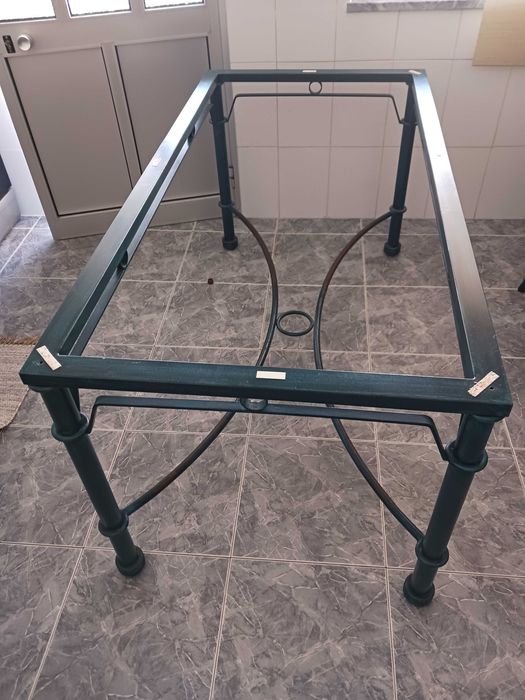 Mesa de ferro forjado