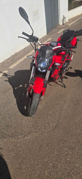 Benelli BN 125 — 2020 | Vermelha | 2.º proprietário