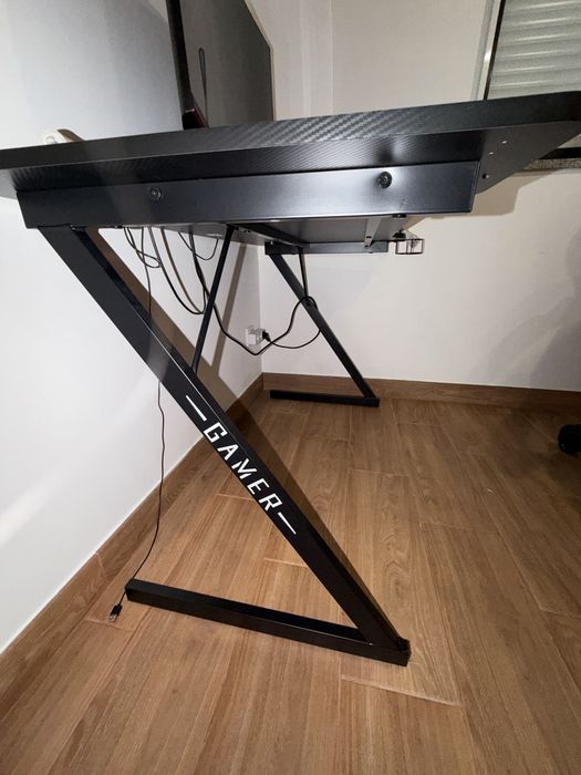 Mesa gaming 60x120 como nova
