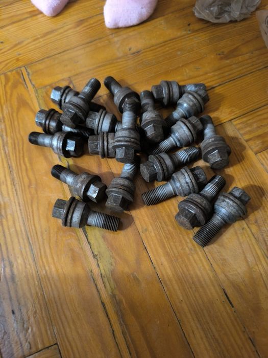 Śruby do kół  komplet 20 śrub 14 mm