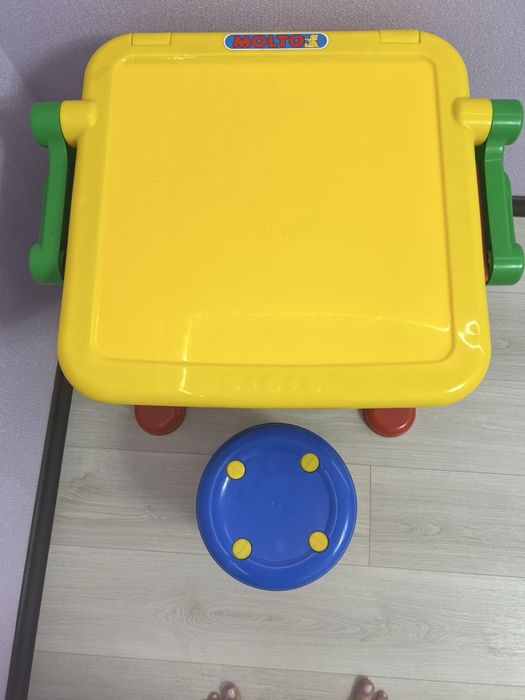 Мольберт molto со стулом