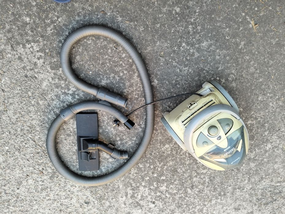 Пылесос Zelmet Galaxy2 1800w не рабочий