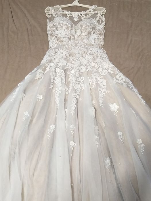 Шикарна весільна сукня  р. M