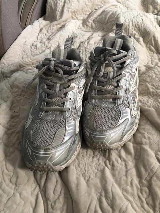 Off White Be right back