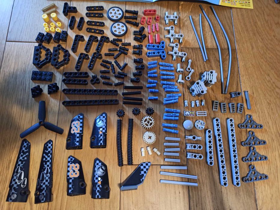Lego Technic 42002 2 pojazdy