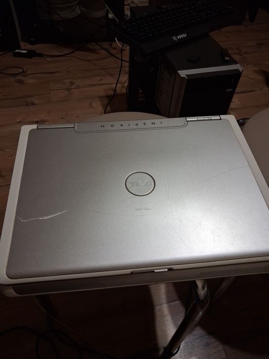 Dell 1501 робочій,windows 7.