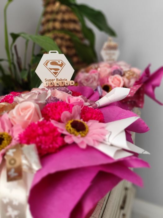 Flower boxy z kwiatów mydlanych Dzień Babci