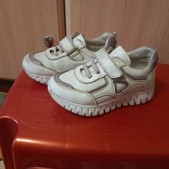 Кросівки 26р, для дівчинки.