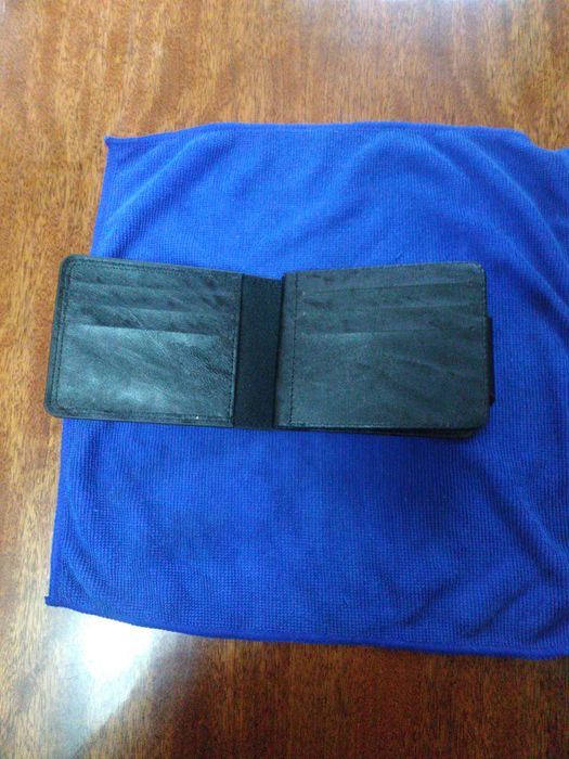 Кошелёк мужской ,маленький , элегантный.