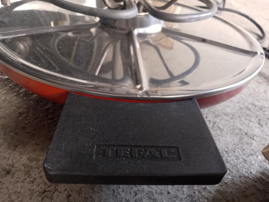 Grill elektryczny TEFAL że szklaną pokrywą
