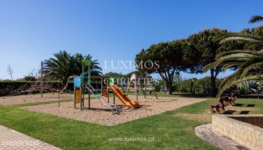 Moradia V2 mobilada e com jardim para venda em Salema, Algarve
