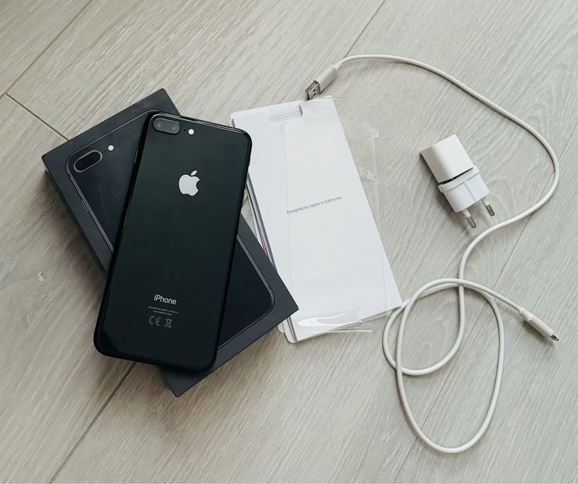 Продам IPhone 8 Plus
