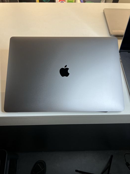 Ноутбук MacBook Pro 16” 2019 i7 16 ОЗУ, 512 SSD+4GB стан 9,5/10 84824
