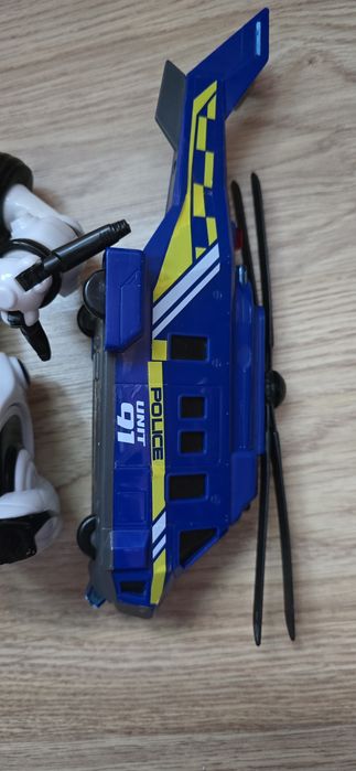 Helikopter i robot zabawki