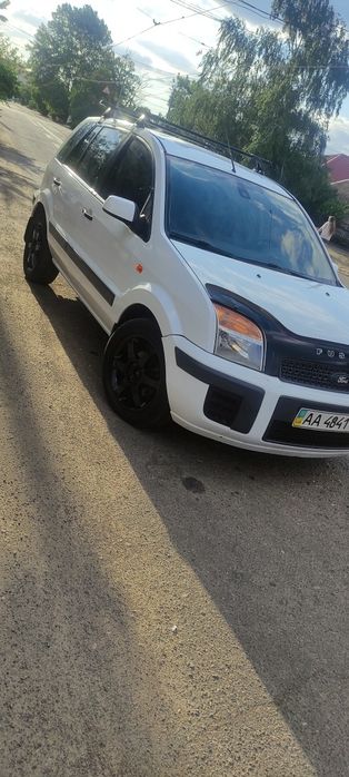 Продаю хорошого фордіка