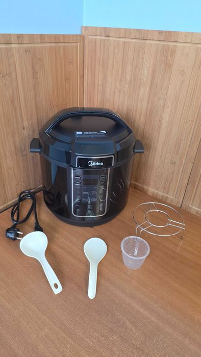 Midea MPC802SAMK - Szybkowar elektryczny