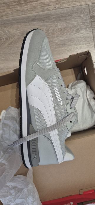 Buty Puma szare.