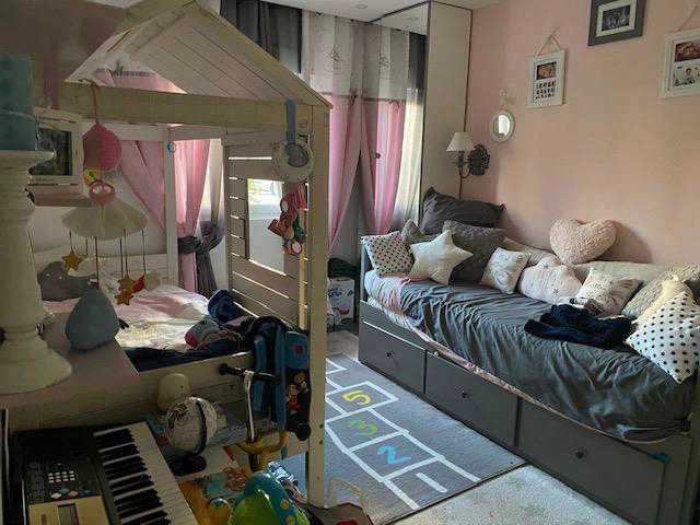 Apartamento T3 – Carnide, Rua Manuela Porto - totalmente remodelado, em zona de excelência.