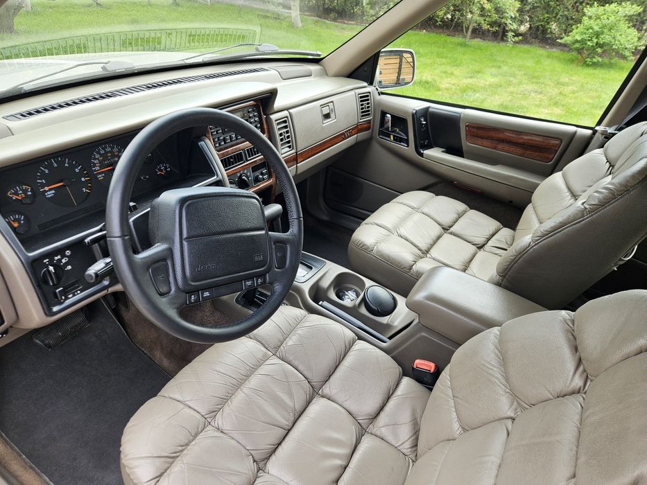 JEEP Cherokee 5.2 V8 Szwajcaria  Limited