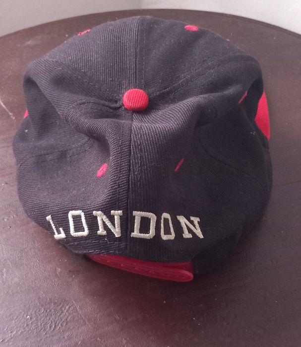 Boné London para homem 7€