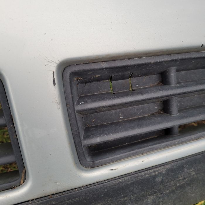 Zderzak przód na spryski vw golf IV 1999r LB7Z