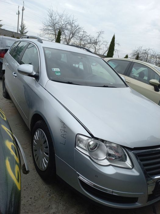 na części vw passat b6 04- z silnikiem 2.0 tdi o oznaczeniu bmp kod lakieru LA7W silnik palący