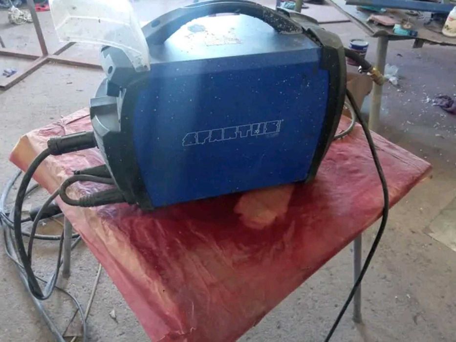 Електро інструмент