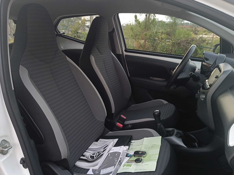 TOYOTA AYGO 1.0-72Cv! Mesmo Novo! 93709Kms! Negociável!
