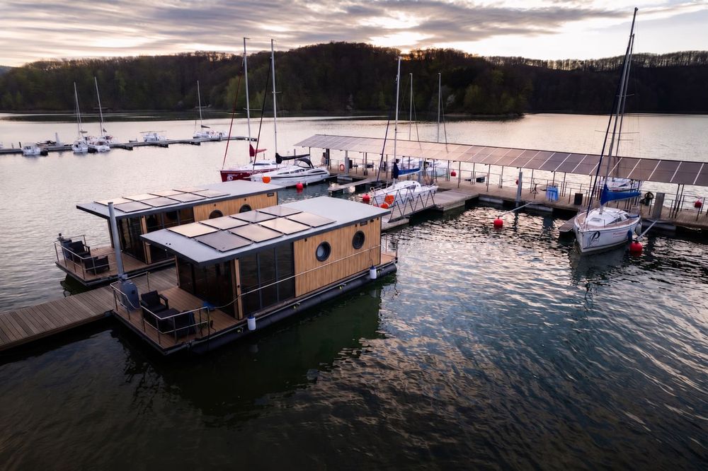 Noclegi na wodzie w Polańczyku nad jeziorem Solińskim - Houseboaty Polańczyk