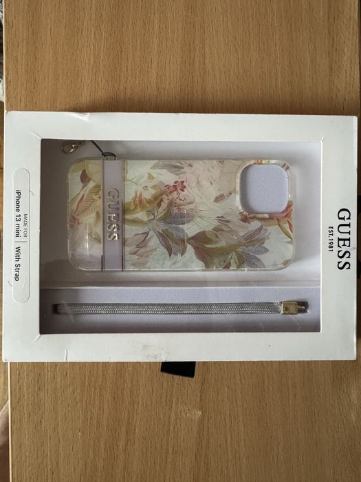 чехол Guess для iPhone 13 min. Новый!