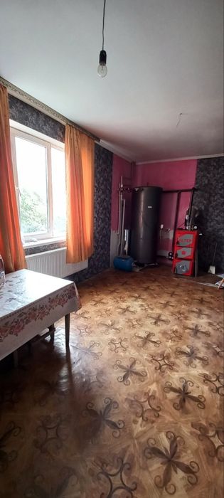 Продаж будинку!смт Володарка!Центр
