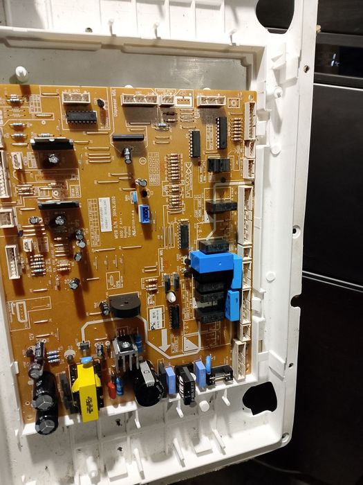 Холодильник по запчастям