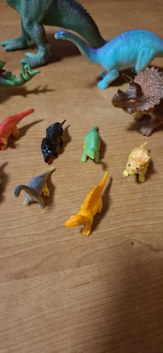 Игрушки динозавры фигурки