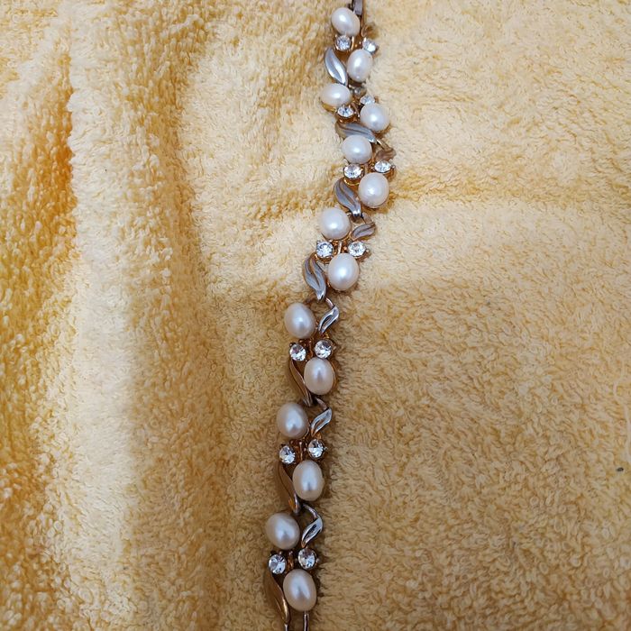 Браслет з камінням