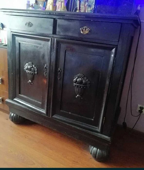 Dębowe meble okazja szafa z witryna komida stylowe