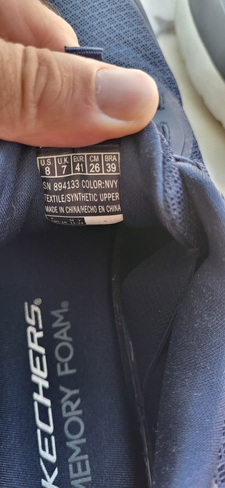 Sapatilhas Skechers como novas