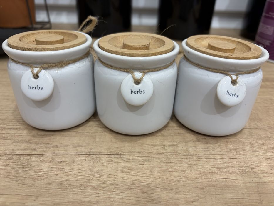 Pojemniczki ceramiczne